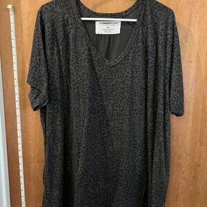 Size 2X - The Sweatshirt Project - Gray Short Sleeve Animal Print T-Shirt